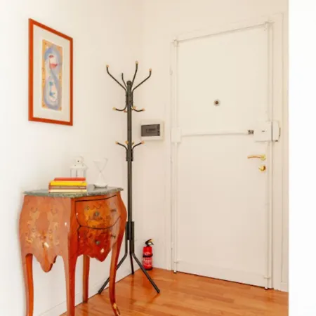 Elegante Appartamento In Corso Garibaldi Milan Exterior photo